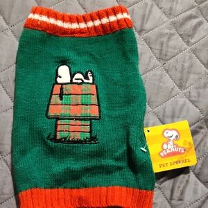 NWT Small Peanuts Green and Orange Dog Sweater